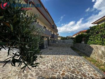 Appartamento in affitto di 130 m² in Via della repubblica