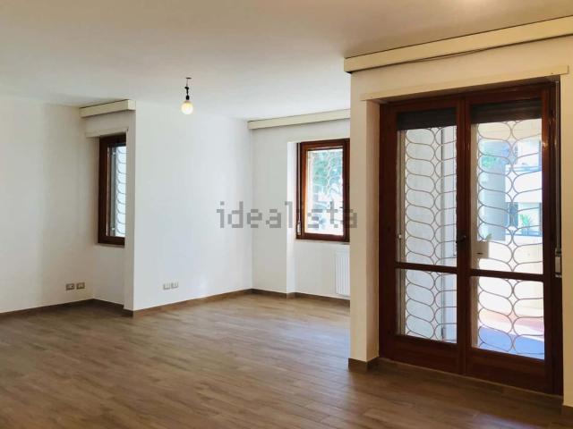 Appartamento in affitto di 130 m² in Via Dino Campana, 25