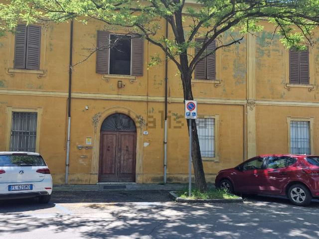 Appartamento in affitto di 130 m² in Via Ernesto Papazzoni