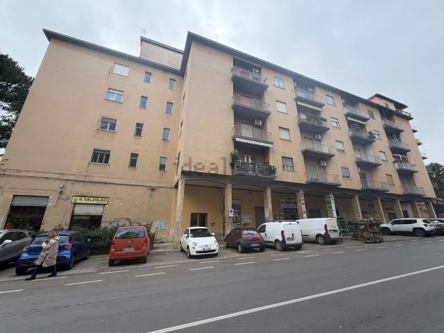 Appartamento in affitto di 130 m² in Via F. Turati, 10