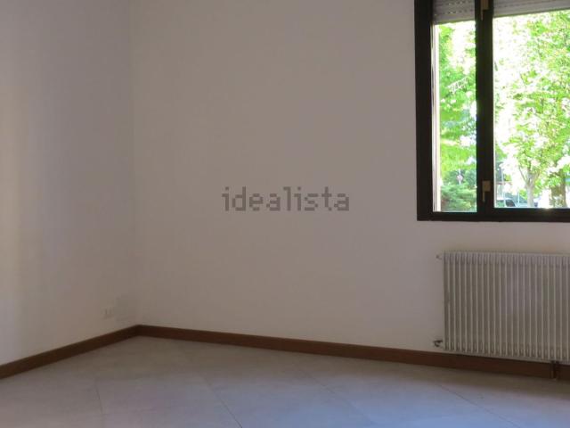 Appartamento in affitto di 130 m² in Via Francesco Dormisch