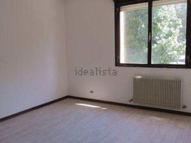 Appartamento in affitto di 130 m² in Via Francesco Dormisch