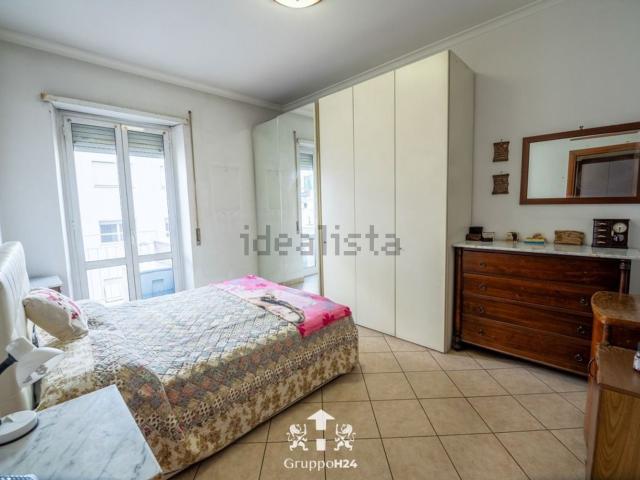 Appartamento in affitto di 130 m² in Via Lucio Papirio, 116