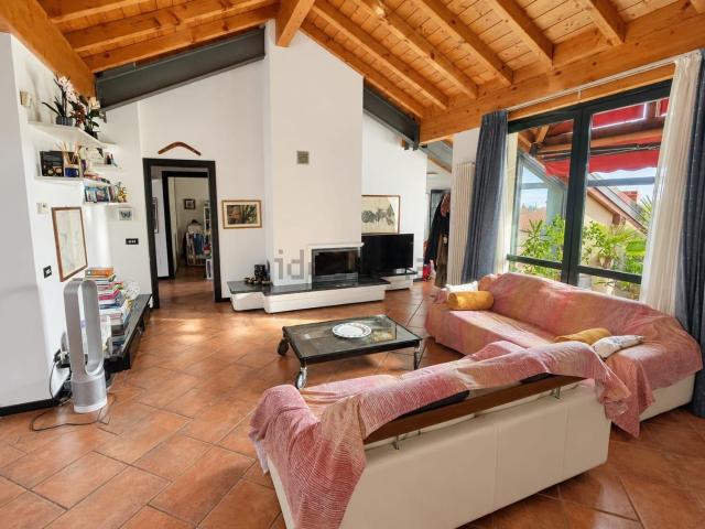Appartamento in affitto di 130 m² in Via Mottarone