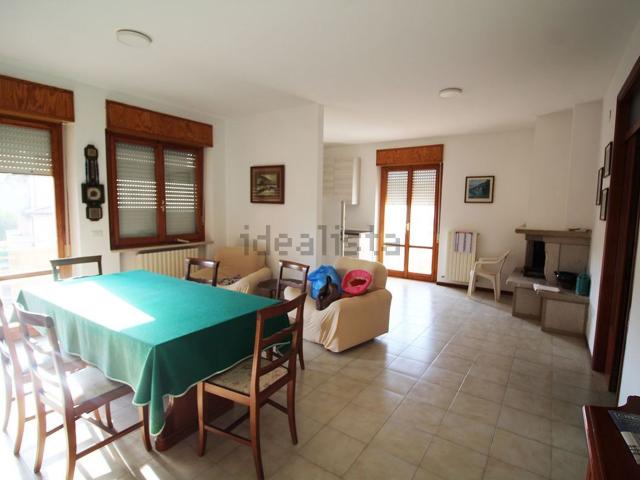 Appartamento in affitto di 130 m² in Via Milano