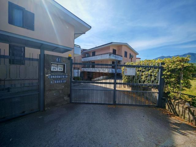 Appartamento in affitto di 130 m² in Via San Sossio, 61