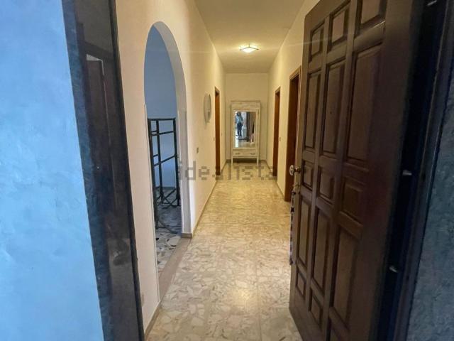 Appartamento in affitto di 130 m² in Via Porto delle Grazie