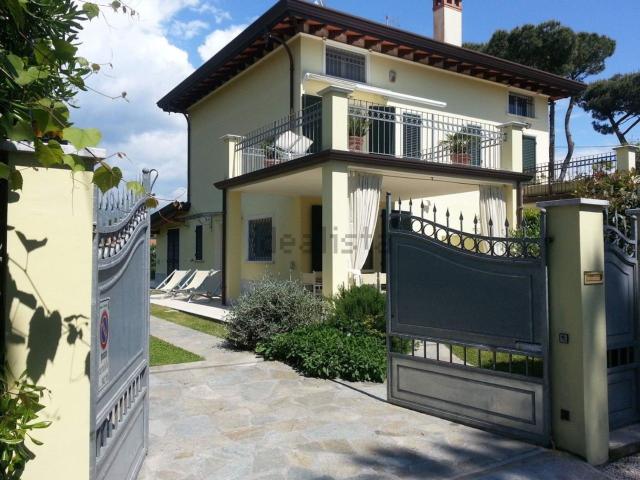 Appartamento in affitto di 130 m² in Via Palestro, 227