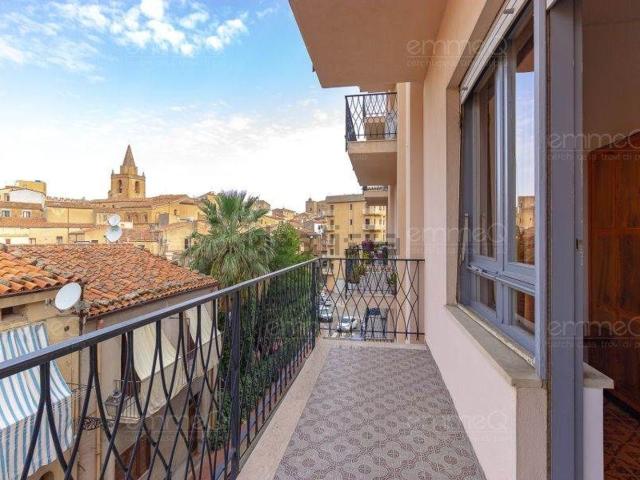 Appartamento in affitto di 130 m² in Via Principe Umberto, 10