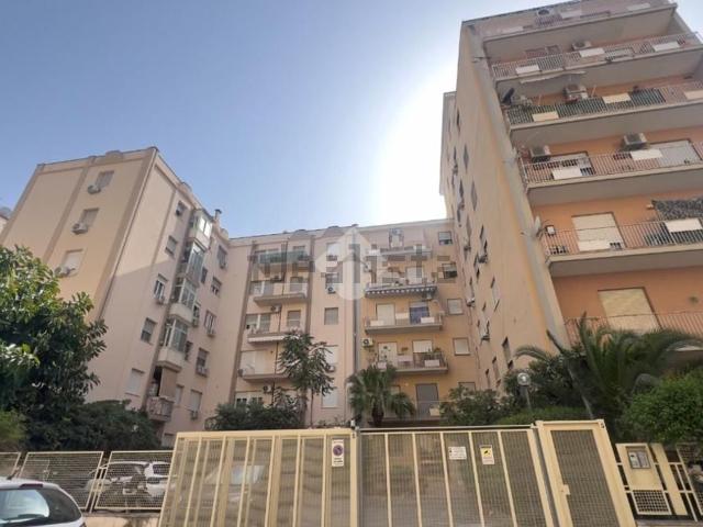 Appartamento in affitto di 130 m² in Via Tevere, 5