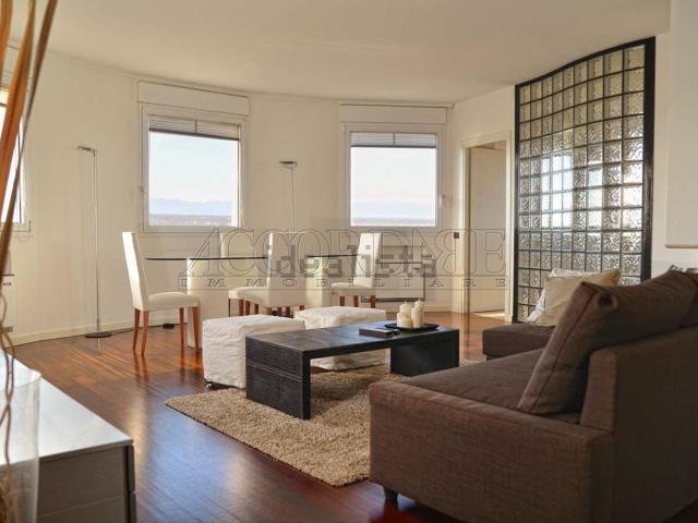 Appartamento in affitto di 130 m² in Via Tiziano Aspetti