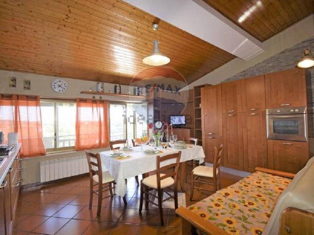Appartamento in affitto di 130 m² in Via Trappeto, 25