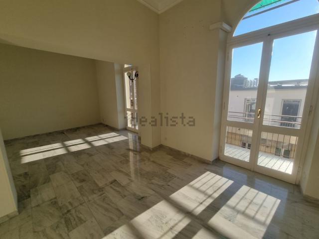 Appartamento in affitto di 130 m² in Via V. Gioberti, 20
