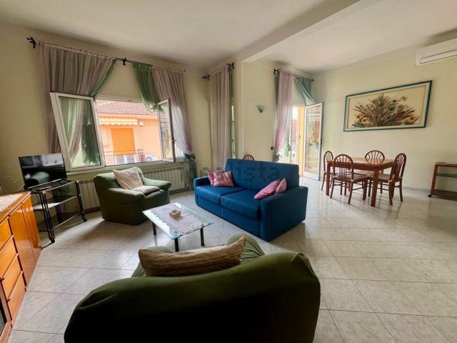 Appartamento in affitto di 130 m² in Via villenuove, 11