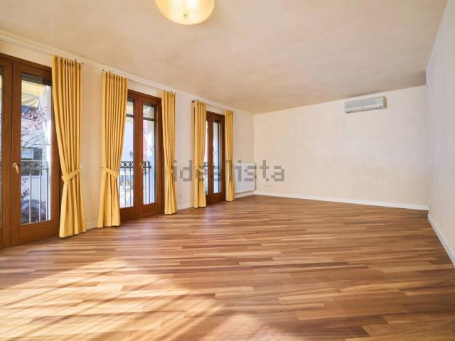 Appartamento in affitto di 130 m² in Viale Cesare Battisti