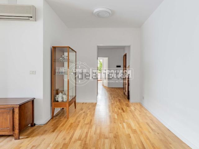 Appartamento in affitto di 130 m² in Viale dell&apos Umanesimo, 41