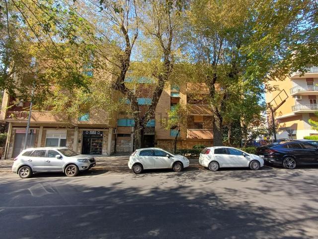Appartamento in affitto di 130 m² in Viale Nazioni Unite, 21