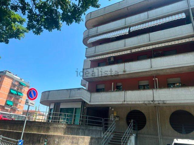 Appartamento in affitto di 130 m² in Via Pietro Giardini