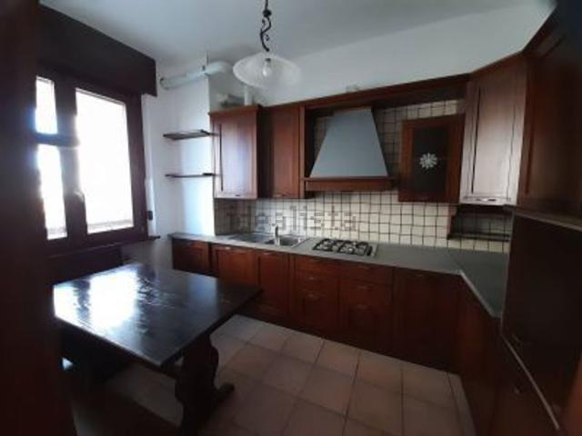 Appartamento in affitto di 130 m² in Viale rimembranze, 5