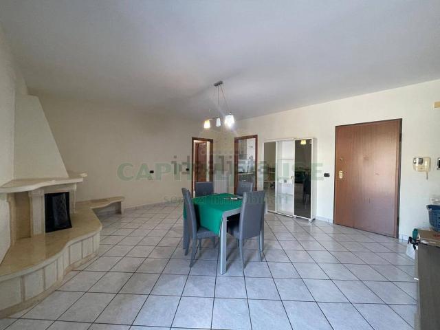 Appartamento in affitto di 130 m² in Contrada Pignatella, 3