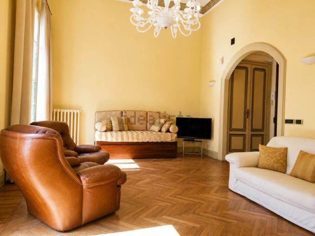 Appartamento in affitto di 130 m² in Corso Cornelio Tacito