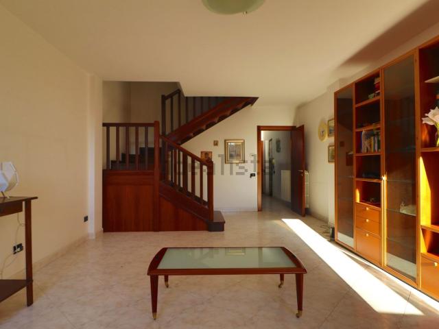 Appartamento in affitto di 130 m² in Piazza San Mauro, 15