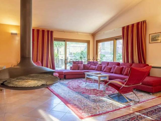 Appartamento in affitto di 130 m² in Strada del Pian del Lago, 17