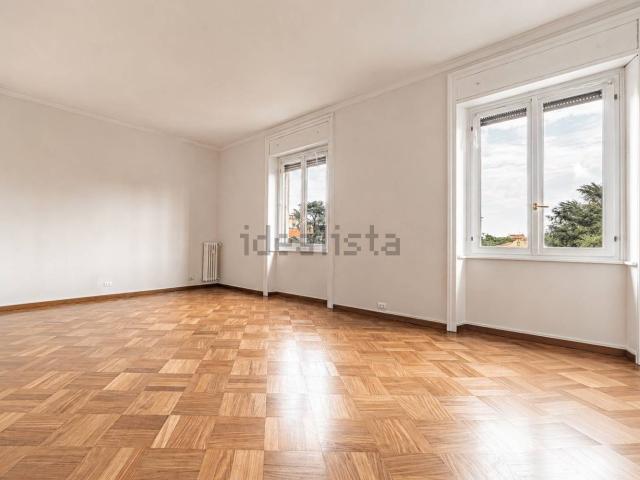 Appartamento in affitto di 131 m² in Via Andrea Maria Ampère