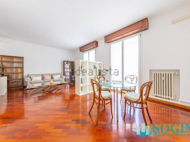 Appartamento in affitto di 131 m² in Via Emilio Morosini, 40