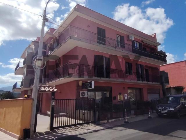 Appartamento in affitto di 132 m² in Via Olivarella Nazionale, 54