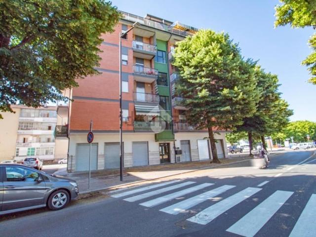 Appartamento in affitto di 132 m² in Via Liberato di Benedetto, 72