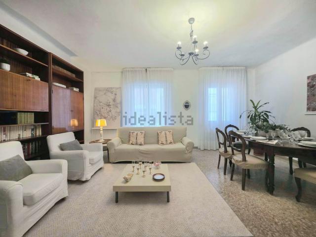 Appartamento in affitto di 132 m² in Via Sabotino, 98