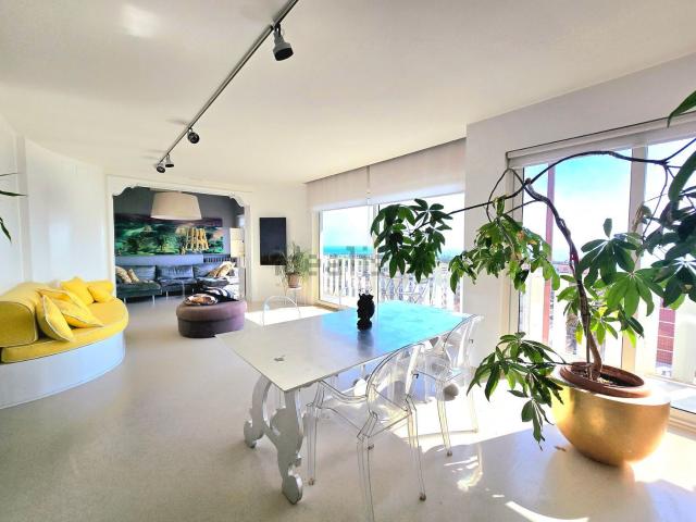 Appartamento in affitto di 132 m² in Viale Alcide De Gasperi, 27