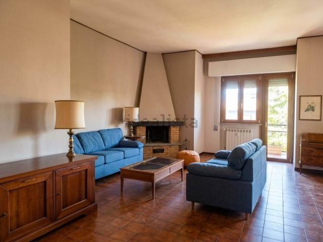 Appartamento in affitto di 133 m² in Via Ciro Menotti