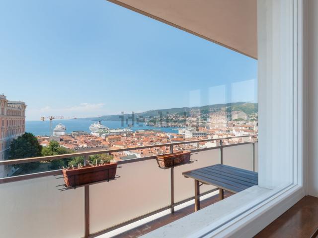 Appartamento in affitto di 133 m² in Via Francesco Cappello, 7