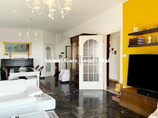 Appartamento in affitto di 133 m² in Viale Tica, 85