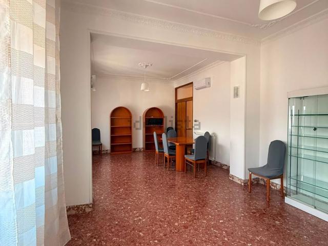 Appartamento in affitto di 134 m² in Via Imperatore Federico