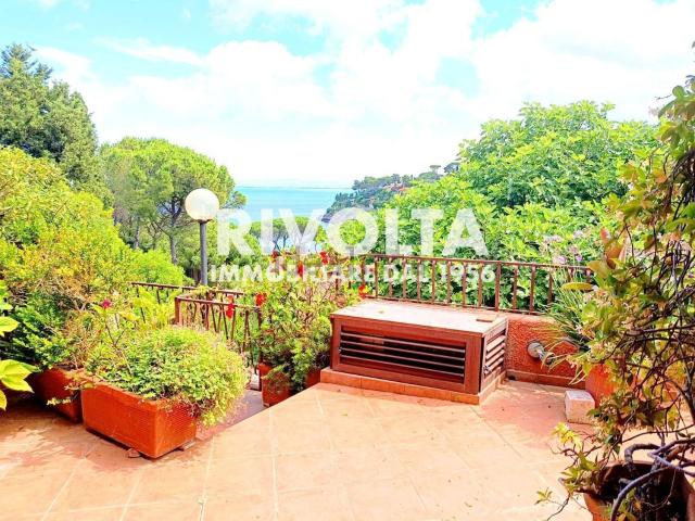 Appartamento in affitto di 135 m² in Via Costa degli Ulivi