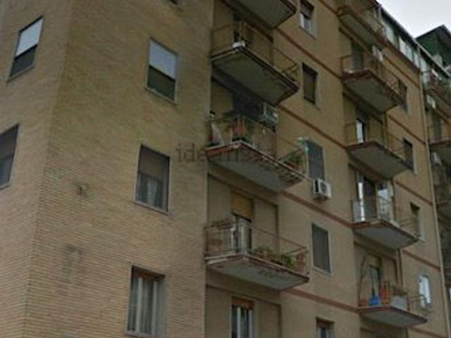Appartamento in affitto di 135 m² in Via Domenico Caldara