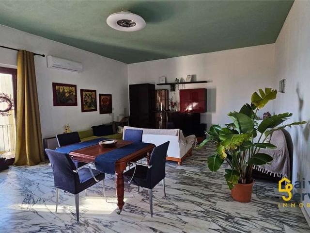 Appartamento in affitto di 135 m² in Via Eveneto