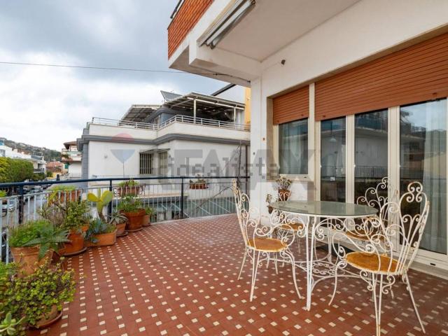 Appartamento in affitto di 135 m² in Via Francesco Crispi, 31