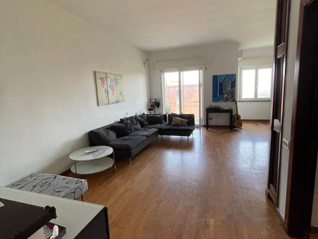 Appartamento in affitto di 135 m² in Via Francesco Petrarca, 20