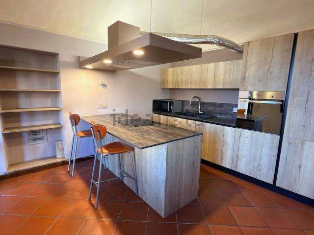 Appartamento in affitto di 135 m² in Via Orfanotrofio, 3