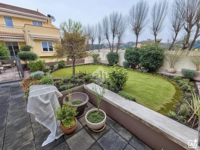 Appartamento in affitto di 135 m² in Via Martiri della Libertà