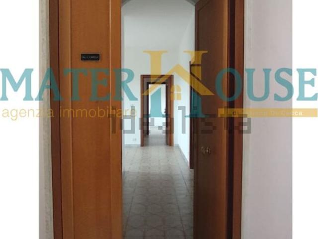 Appartamento in affitto di 135 m² in Via MIRABENE