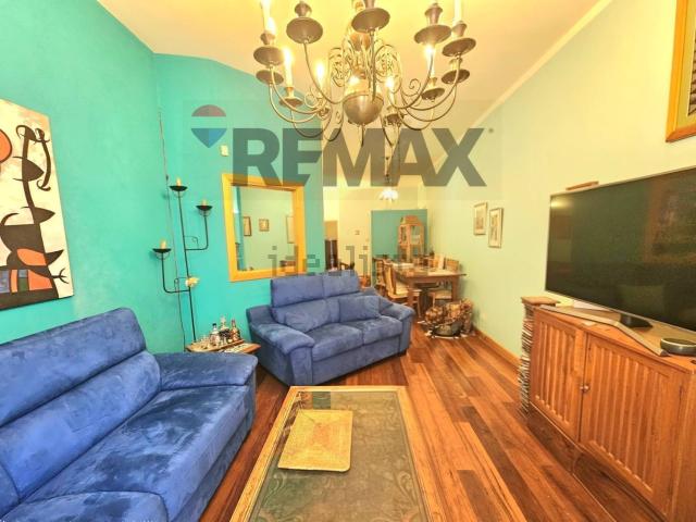 Appartamento in affitto di 135 m² in Via Nicola Aversano, 18