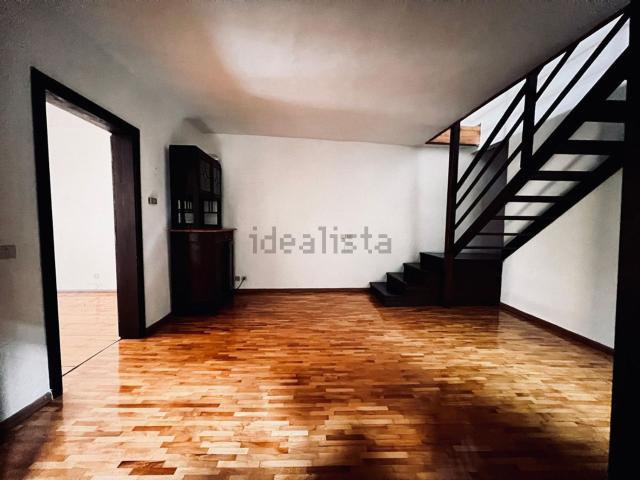 Appartamento in affitto di 135 m² in Via San Pietro