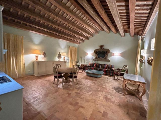 Appartamento in affitto di 135 m² in Via Roma