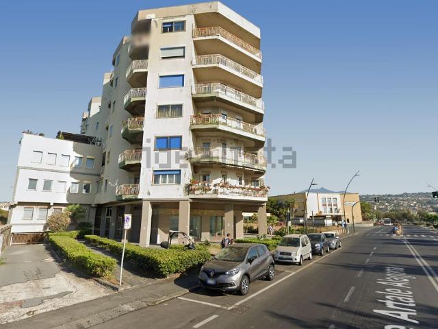 Appartamento in affitto di 135 m² in Viale Artale Alagona