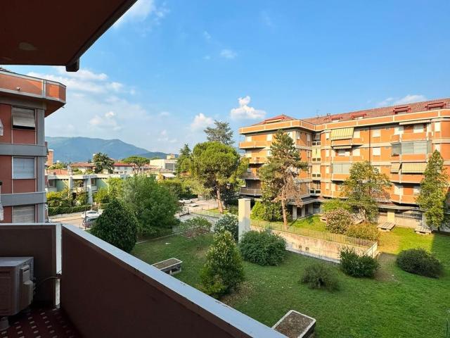 Appartamento in affitto di 135 m² in Galleria Vittorio Veneto
